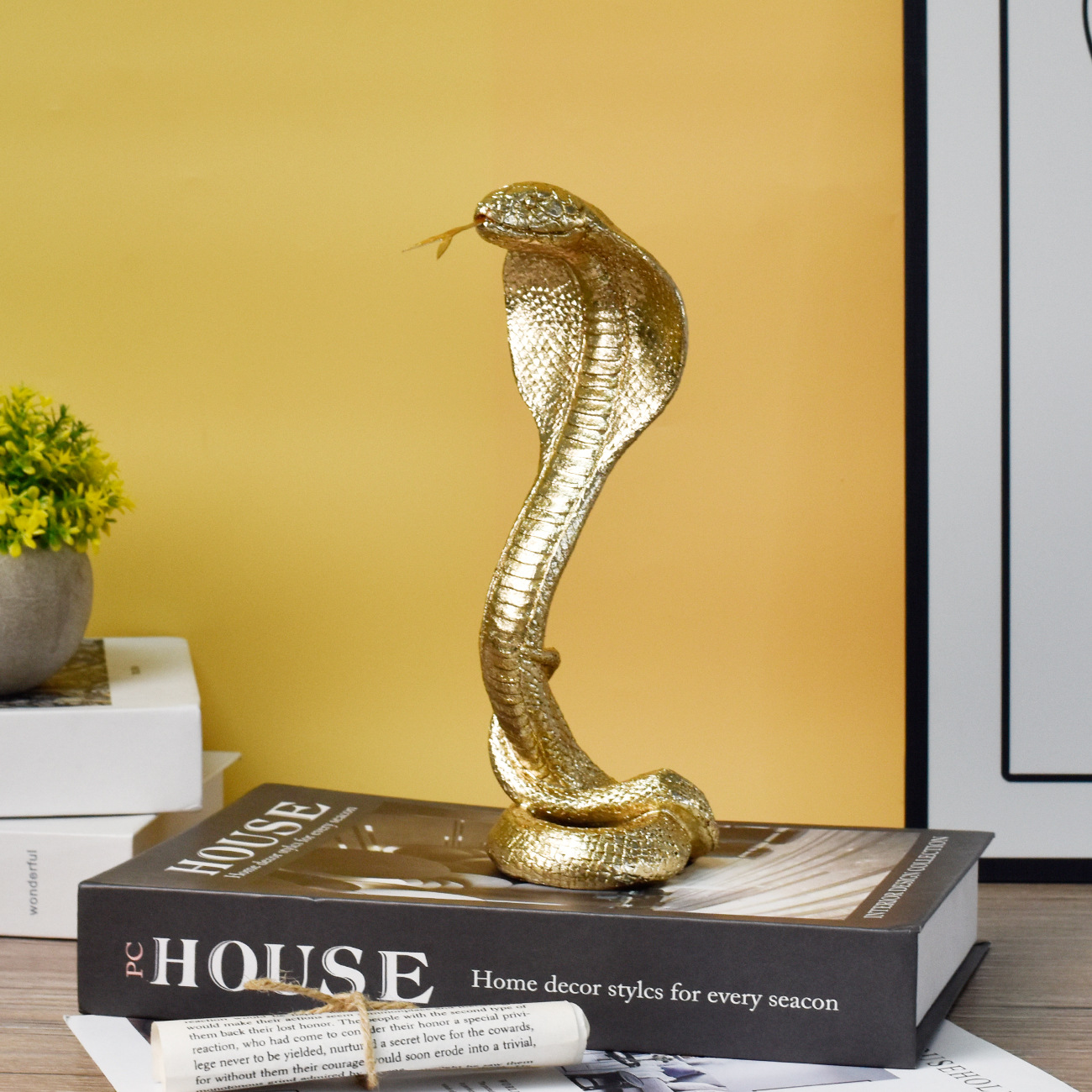 Luxury Lifestyle Items - Hafif lüks yaratıcı üç boyutlu kral